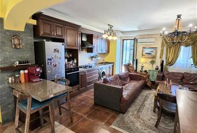 Apartament cu 3 camere semidecomandat, mobilat în Tomis III