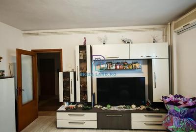 Doamna Ghica, bloc 2002, etaj 3/4, decomandat, doua bai - 7