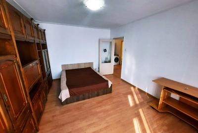 POZE REALE !!!   PRET 300 EURO !!! 0️⃣7️⃣9️⃣3️⃣6️⃣7️⃣9️⃣0️⃣4️⃣4️⃣  Apartament de - 5