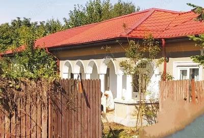 Casa 116 mp + curte 2800 mp 37m la sosea Gostinari langa Primarie - 2