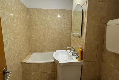 Apartament cu 3 camere decomandat în B-dul București - 8