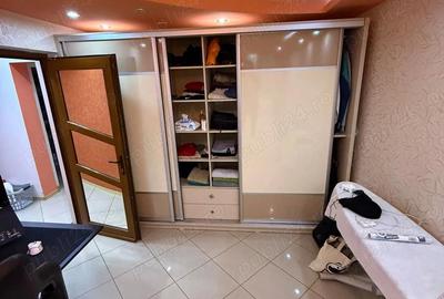 Apartament cu 3 camere decomandat în E3 - 10