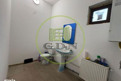 Spațiu comercial, de 180 mp, în Central