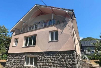 Casa / Vila cu 5 camere de vanzare in ILBA - 1