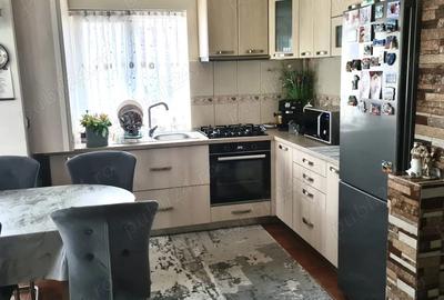 Apartament cu 3 camere decomandat în Central - 1