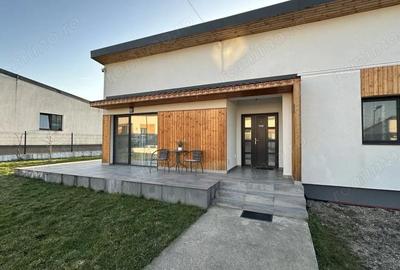 Casă cu Teren 550 Mp în Săsar