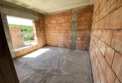 Casă cu 3 camere cu Teren 500 Mp în Central - 4