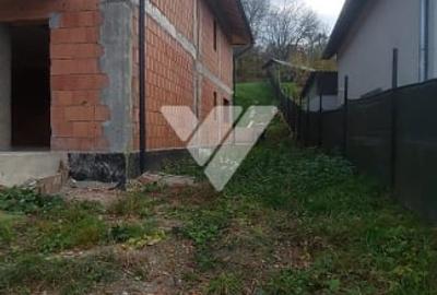 Casa la rosu cu fundatie si structura solida pe 2 niveluri in Cisnadie, - 2