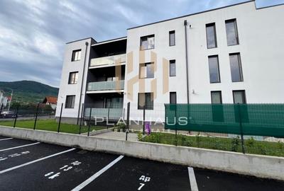 Apartament cu 2 camere decomandat în Valea Borcutului