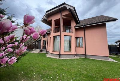 Casă cu 5 camere cu Teren 700 Mp în Gherăiești - 1