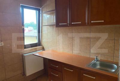 Spațiu comercial, de 1,400 mp, în Central - 9