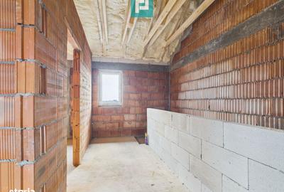 Casă cu 4 camere cu Teren 335 Mp în Dumbrăvița - 2