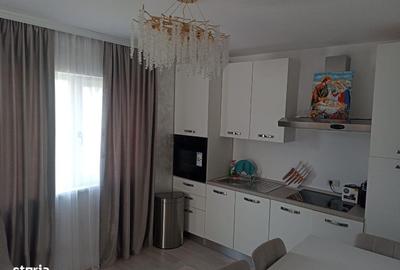 Casă cu 4 camere în Central - 2