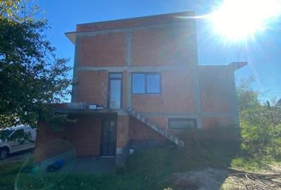 INVESTITIE! Casa 235 mp utili - 5 camere - garaj , Jucu de sus! - 9
