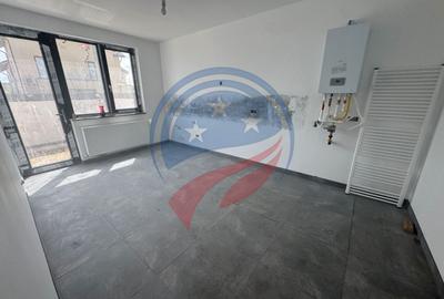 Casă cu 5 camere cu Teren 475 Mp în Central - 2