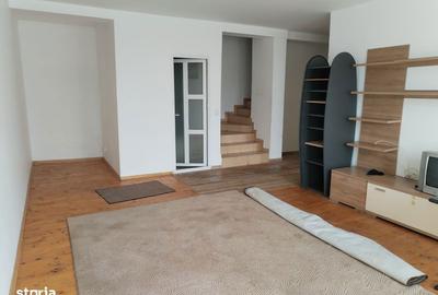 Casă cu 4 camere cu Teren 180 Mp în Păcii