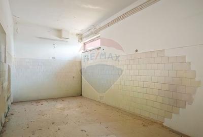 Spațiu comercial, de 533 mp, în Bod - 16