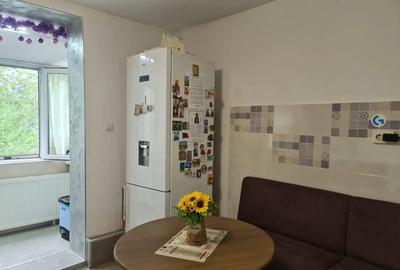 Vand apartament cu 3 camere decomandat - 10