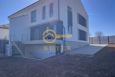 Casă cu 4 camere cu Teren 300 Mp în Central - 1