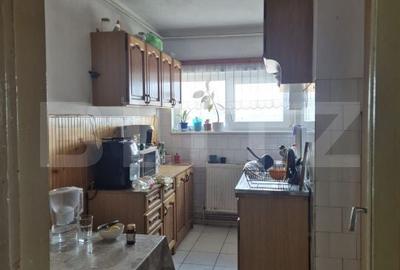 Apartament cu 3 camere decomandat în Dâmbu Pietros - 11