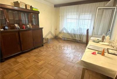 Apartament cu 4 camere decomandat în Nicolina - 1