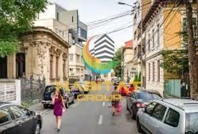 Vila Spatioasa Piata Romana - 1