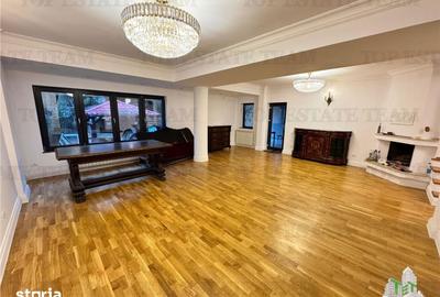 Casă cu 7 camere cu Teren 300 Mp în Central - 1