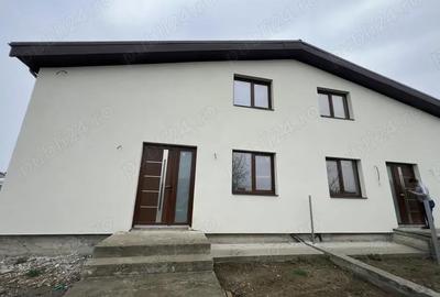 Casă cu 6 camere cu Teren 500 Mp în Câmpineanca - 1