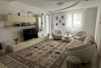 Apartament cu 3 camere decomandat în Exterior Vest - 2