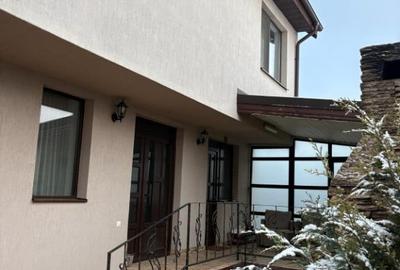 Casă cu 5 camere cu Teren 151 Mp în Central - 8