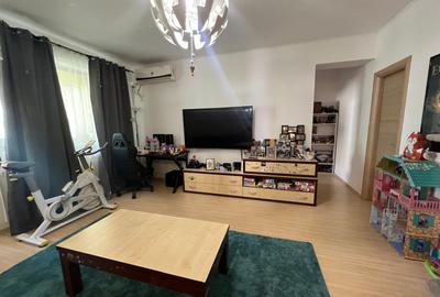 Apartament cu 3 camere decomandat, mobilat în Tomis Plus