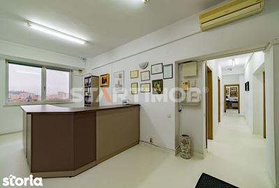 Spațiu comercial, de 115 mp, în Piața - 20