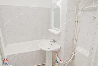 Garsonieră decomandată, mobilată în Port - 9