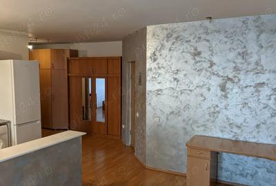 Vand ap in Flore?ti ,str Florilor ,intre case ,strada privata ,asfaltata ,suprafa?a totala 61 mp. - 1