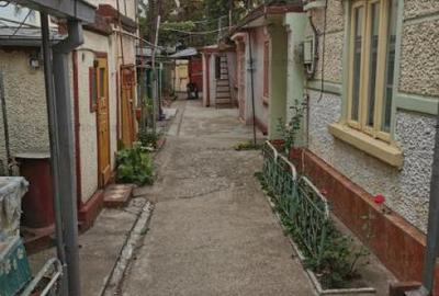 Casă cu 8 camere cu Canalizare în Central - 15