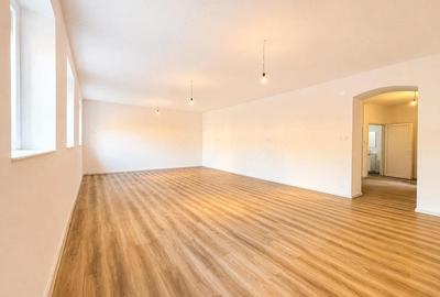 Spațiu comercial, de 72 mp, în Ultracentral - 4