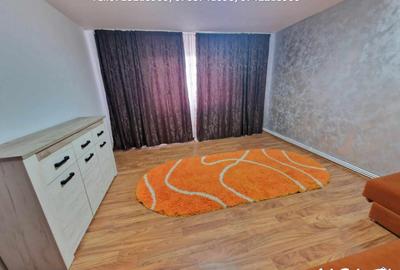 Inchiriere apartament 4 camere, situat in Targu Jiu, Str. - 3
