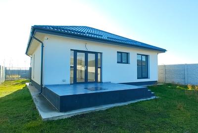 Casa individuala  -  3 camere  -  2 bai  -  375 mp teren - 3