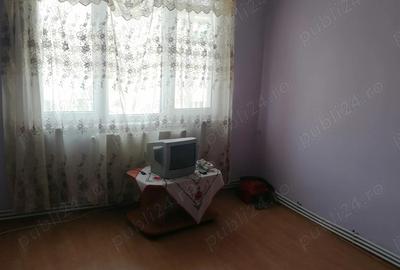 Inchiriez apartament cu 2 camere situat in Caracal, cartier gara, etaj 2 - 1