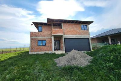 Casă cu 4 camere în Central - 1