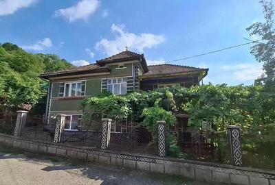 Casă cu Teren 500 Mp în Central