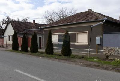 Casă cu 4 camere cu Teren 1440 Mp în Central - 6