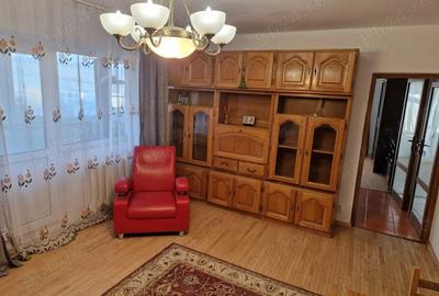 Apartament cu 3 camere semidecomandat în Central - 1