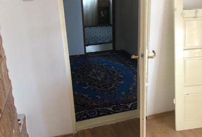 Casă cu 4 camere cu Teren 200 Mp în Central - 2