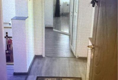 Inchiriez apartament cu 3 camere strada 23 august - 2