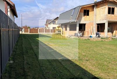 Casa moderna la rosu in Cristian - 3