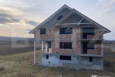 Casă cu 7 camere cu Teren 1106 Mp în Dej - 10