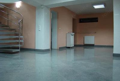 Spațiu comercial, de 128 mp, în Semicentral - 4
