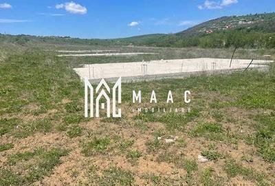Teren intravilan cu fundatie I 700mp I  Șura Mare - 1