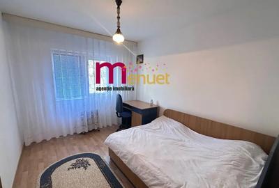 Apartament cu 3 camere decomandat în E3 - 12